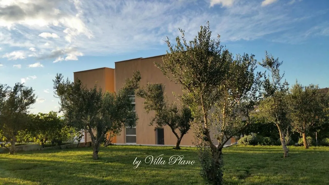 Villa Plano Trogir 0*,